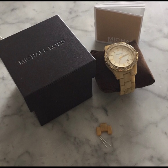Michael Kors Tan & Gold Watch - Picture 2 of 7